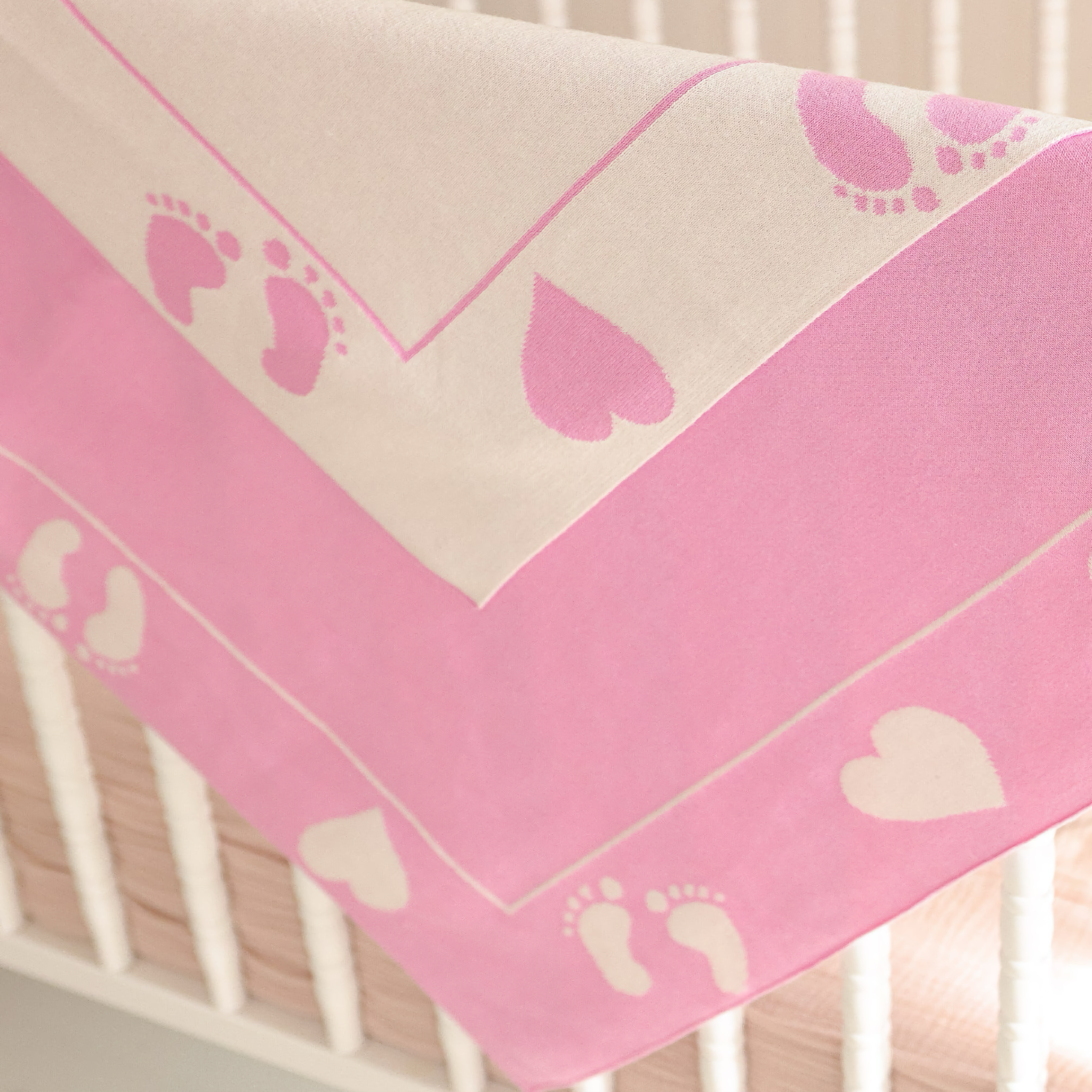 Alashan Stevie Knit Baby Blanket - Bubble Gum