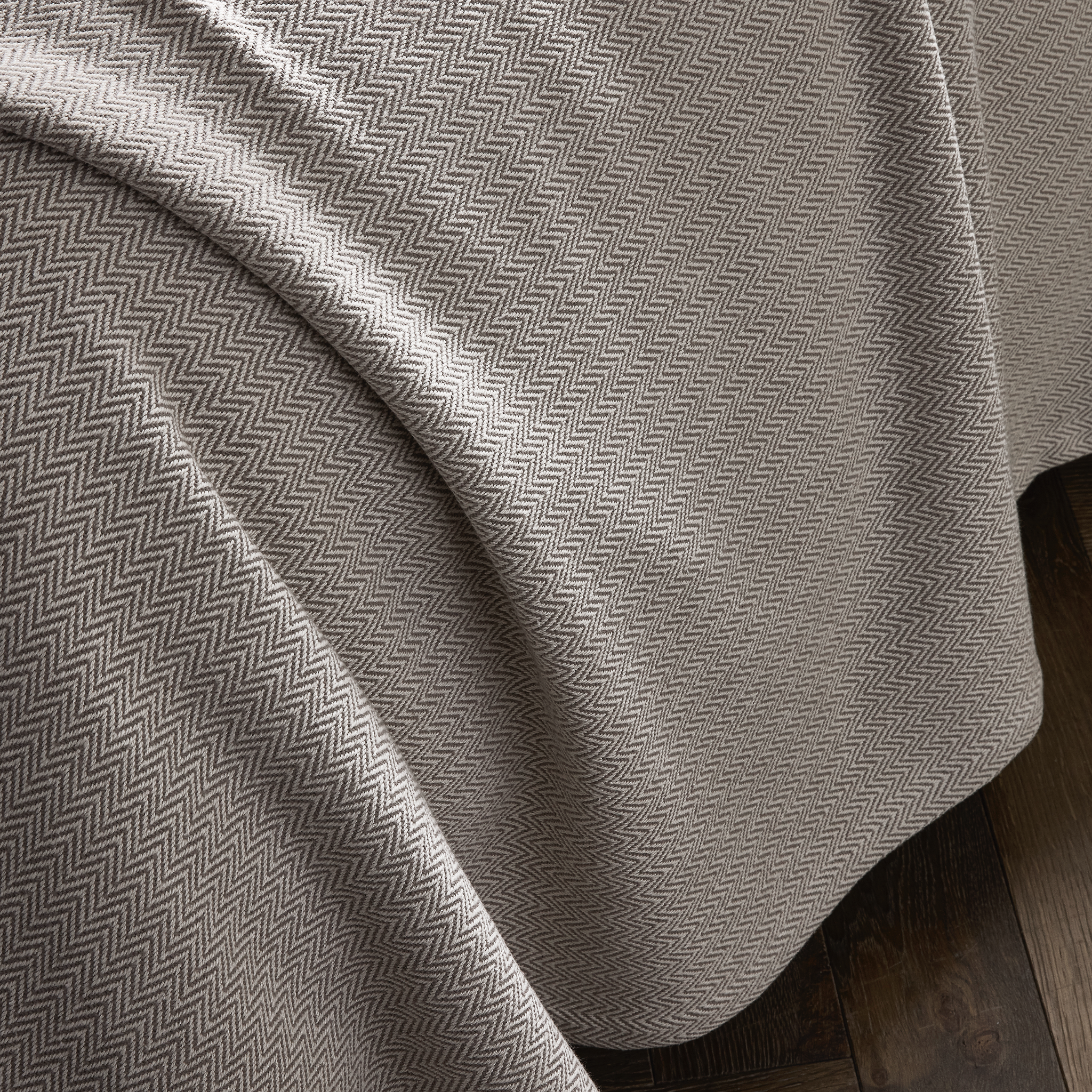 Matouk Avalon Blanket - Platinum