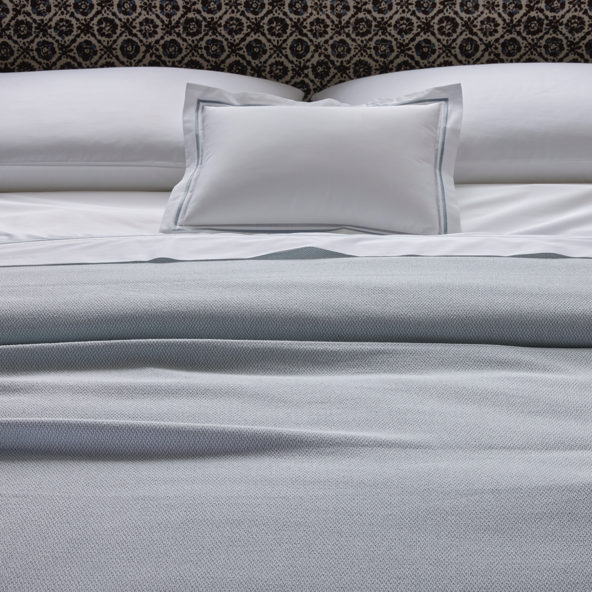 Matouk Costa Mesa Blanket - Charcoal