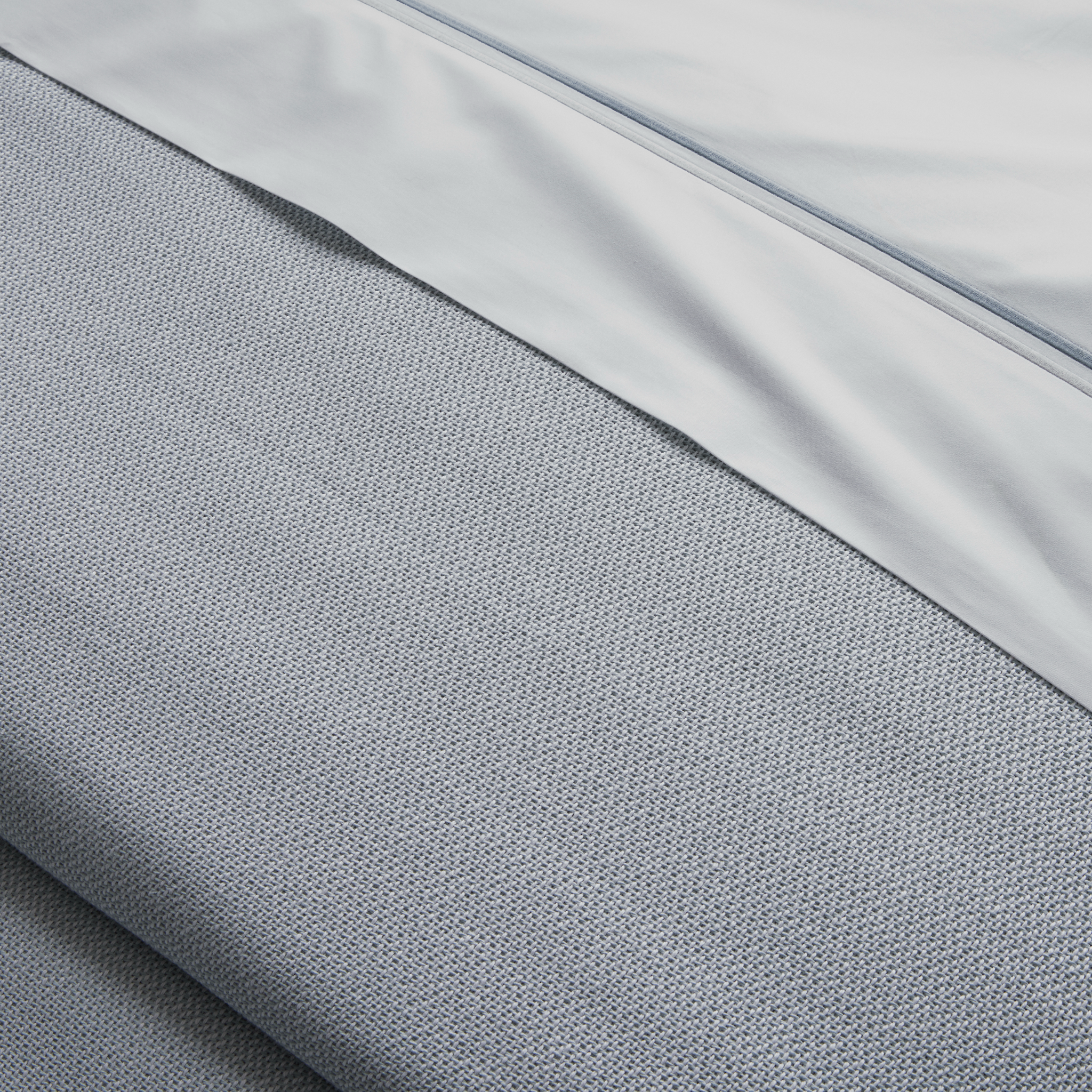 Matouk Costa Mesa Blanket - Silver