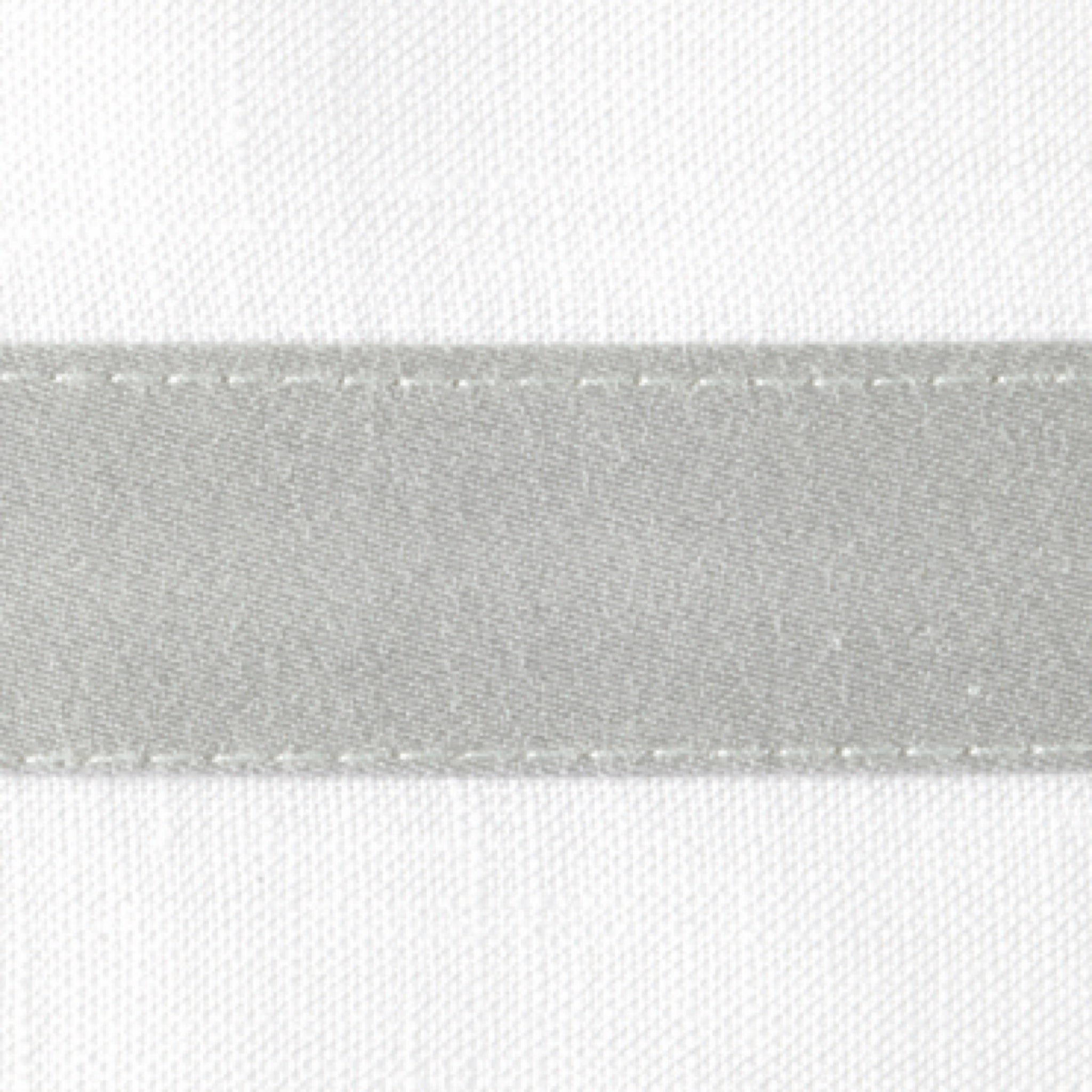 Matouk Lowell Guest Towels - Silver