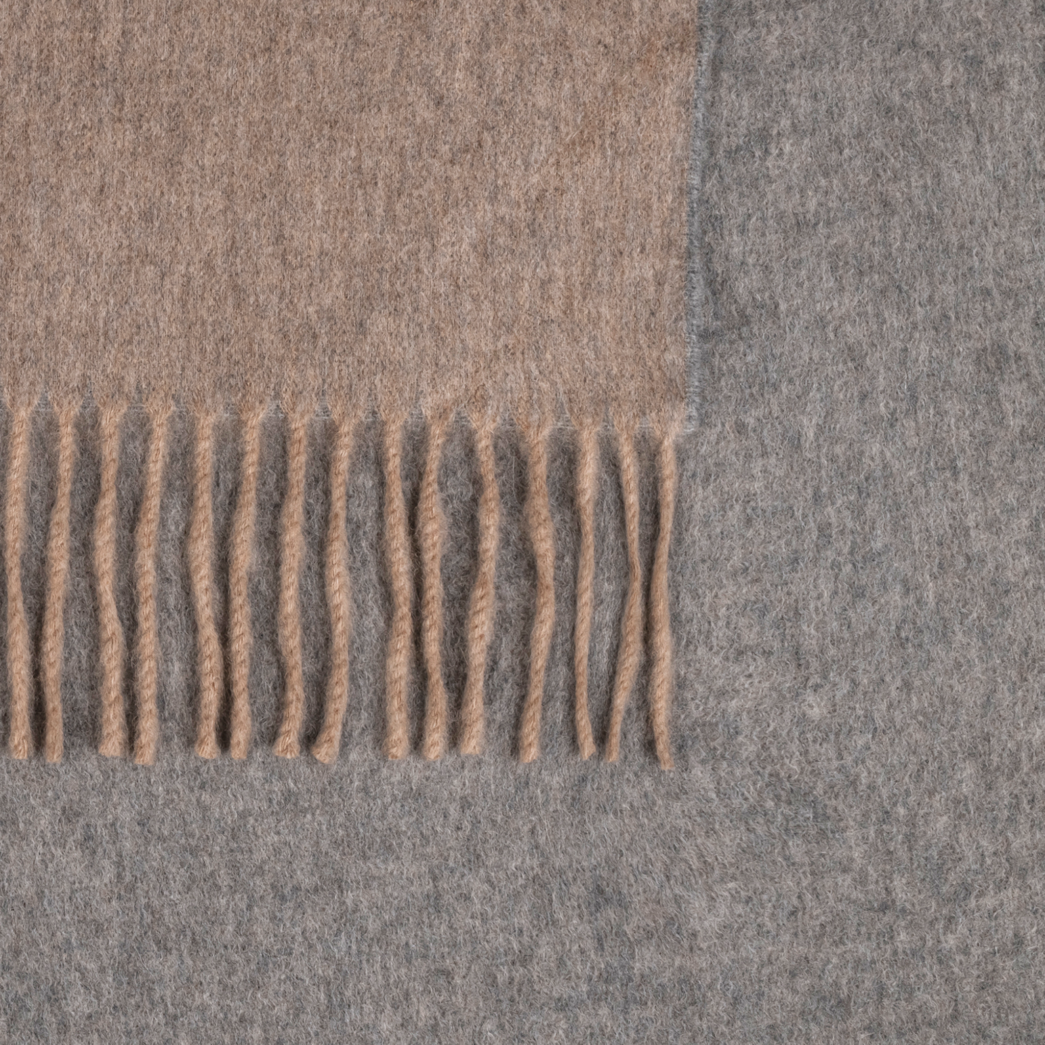 Matouk Paley Throw - Flannel Grey/Natural