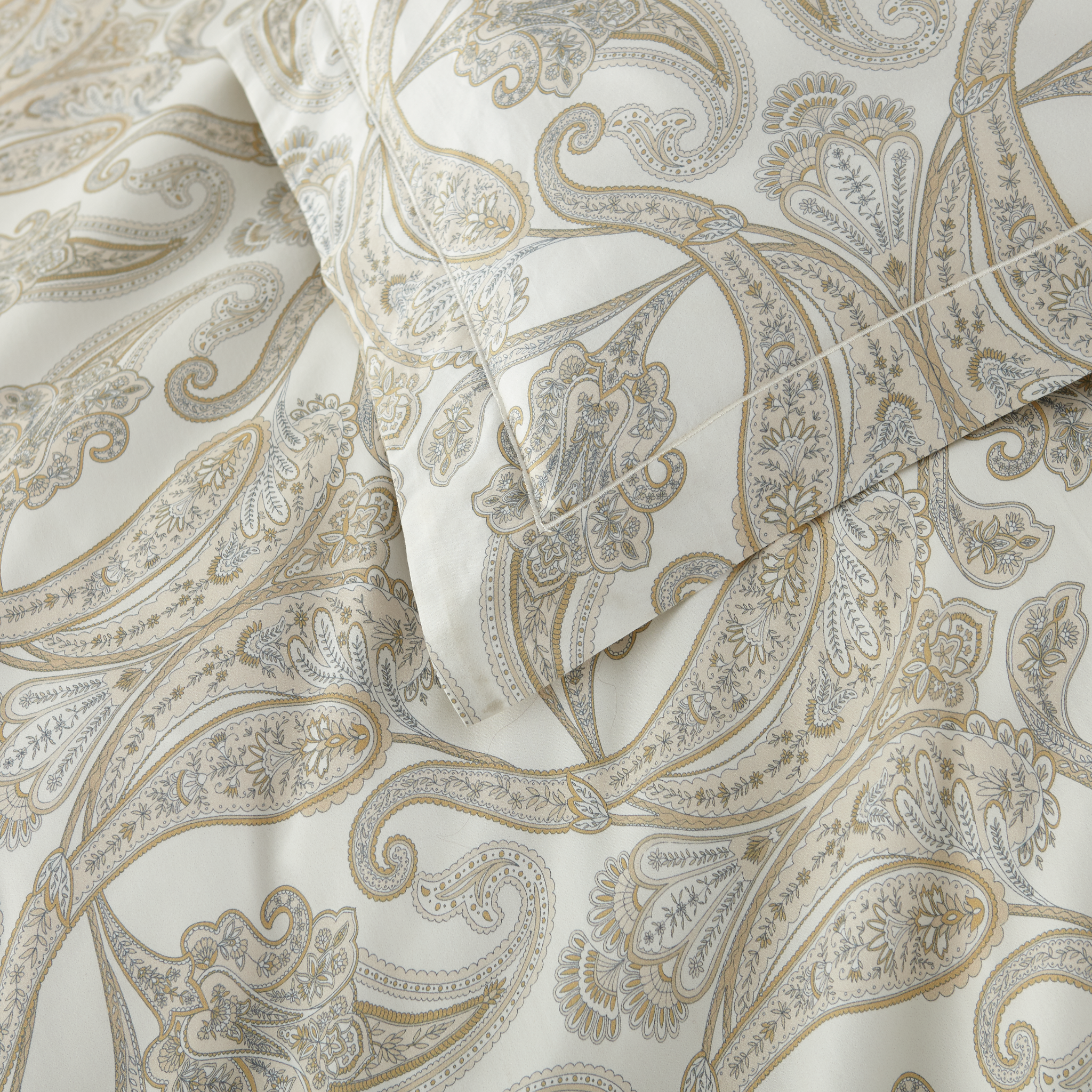 Peacock Alley Paisley Duvet Cover and Shams - Pearl