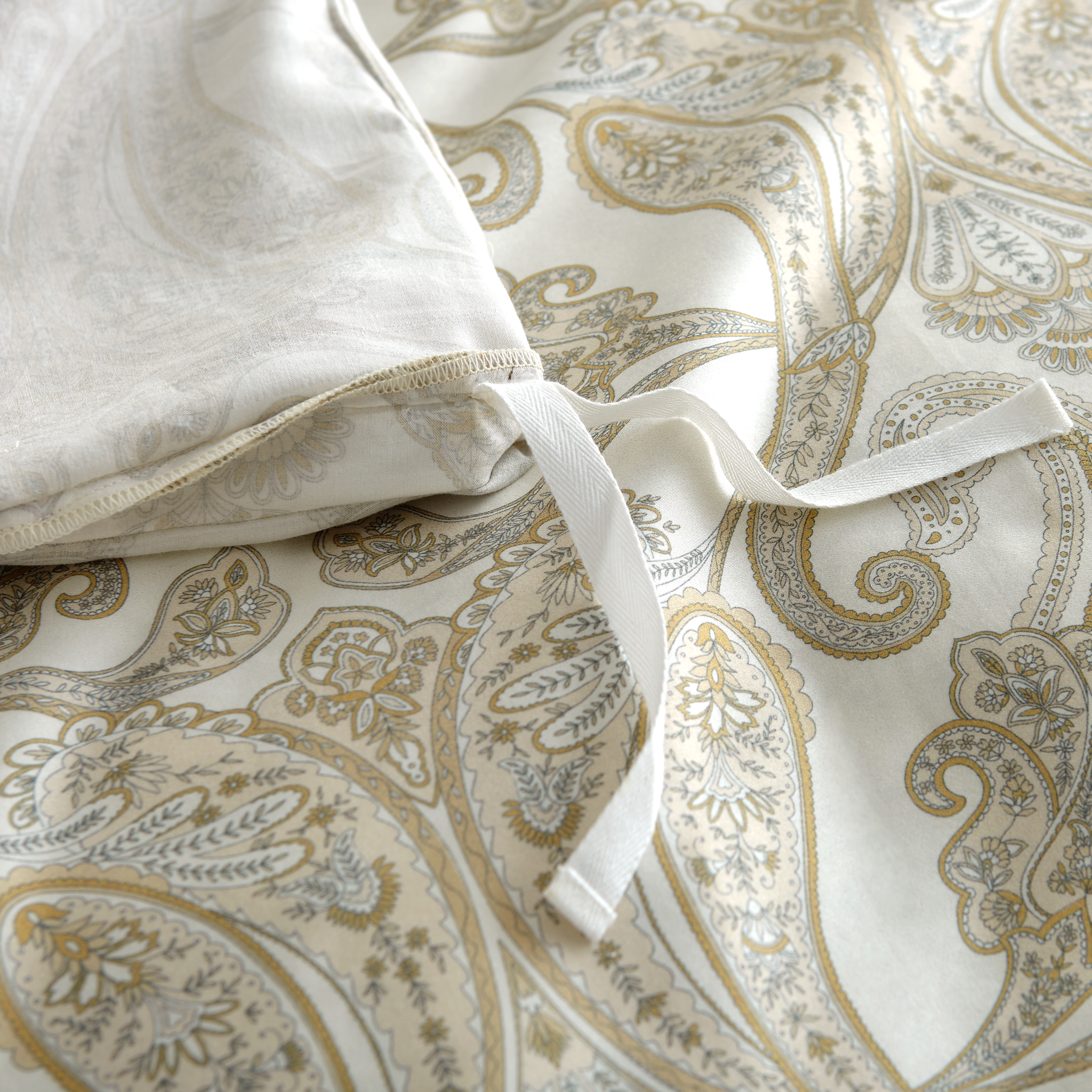 Peacock Alley Paisley Duvet Cover and Shams - Pearl