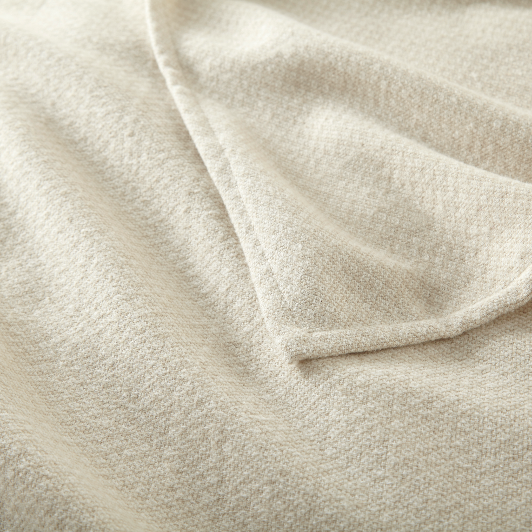 Peacock Alley Vineyard Throw - Linen