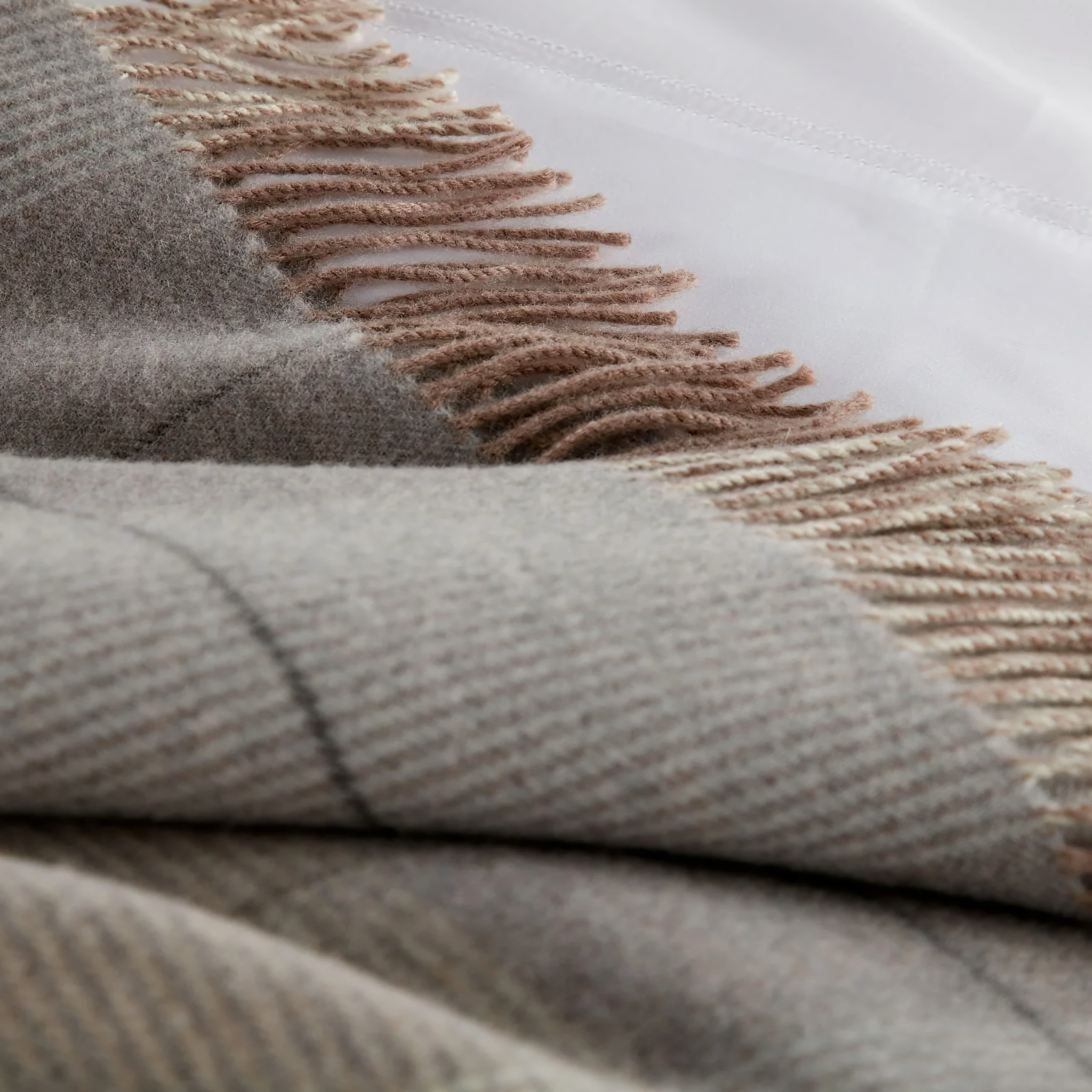 Peacock Alley York Throw - Pewter