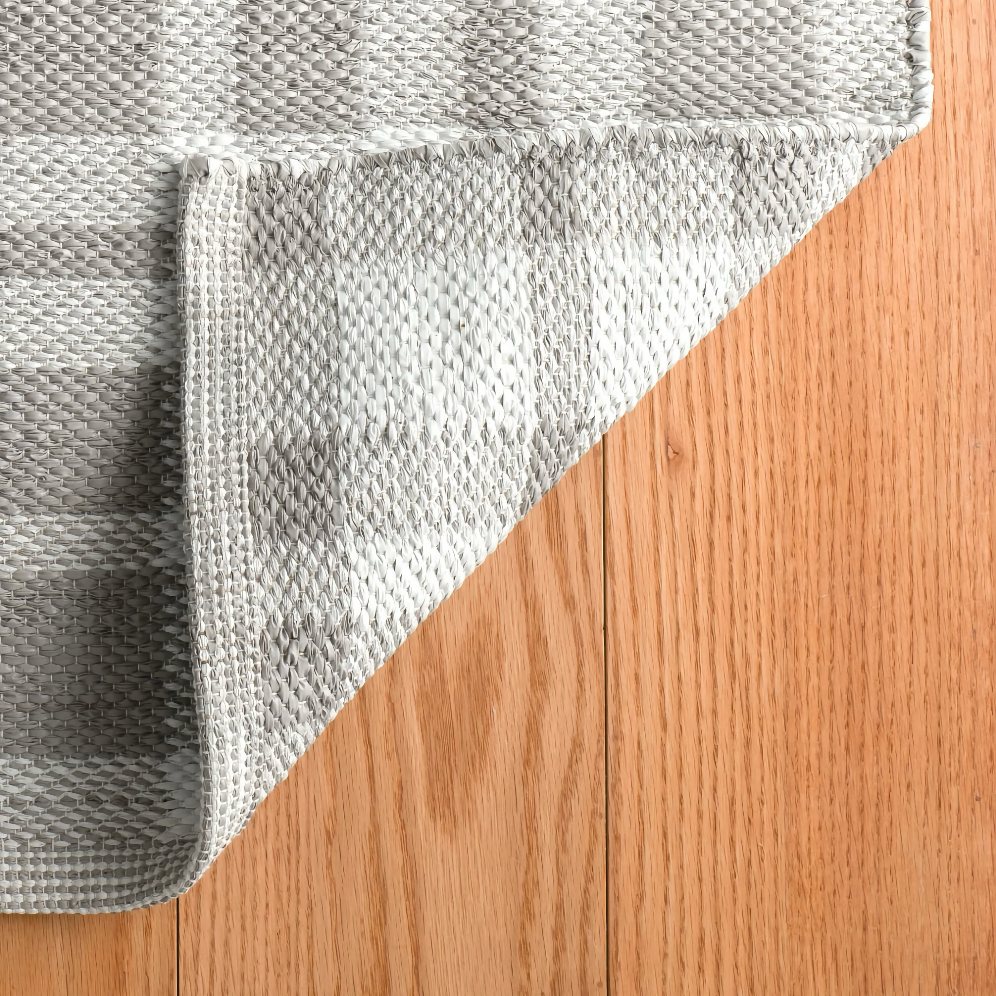 Pine Cone Hill Tattersall Handwoven Indoor/Outdoor Rug - Grey