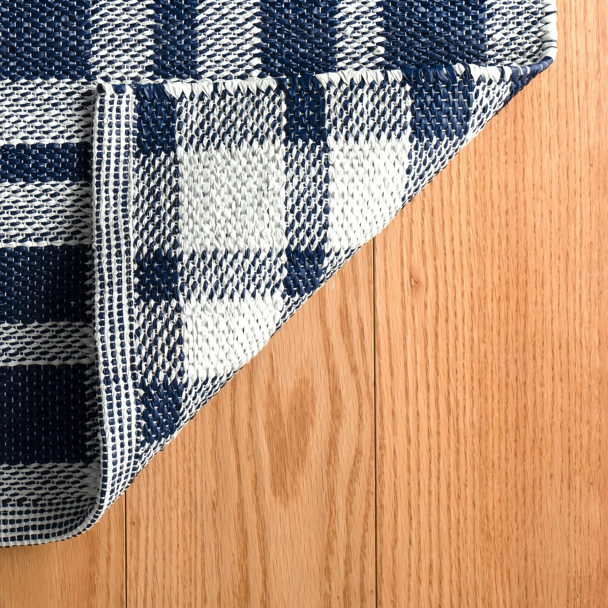 Pine Cone Hill Tattersall Handwoven Indoor/Outdoor Rug - Navy