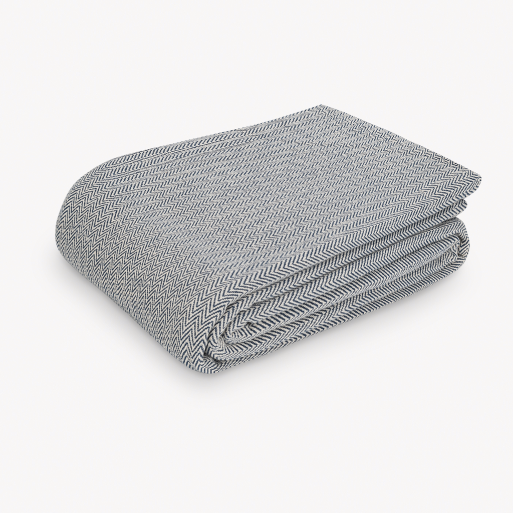 Matouk Avalon Blanket - Navy