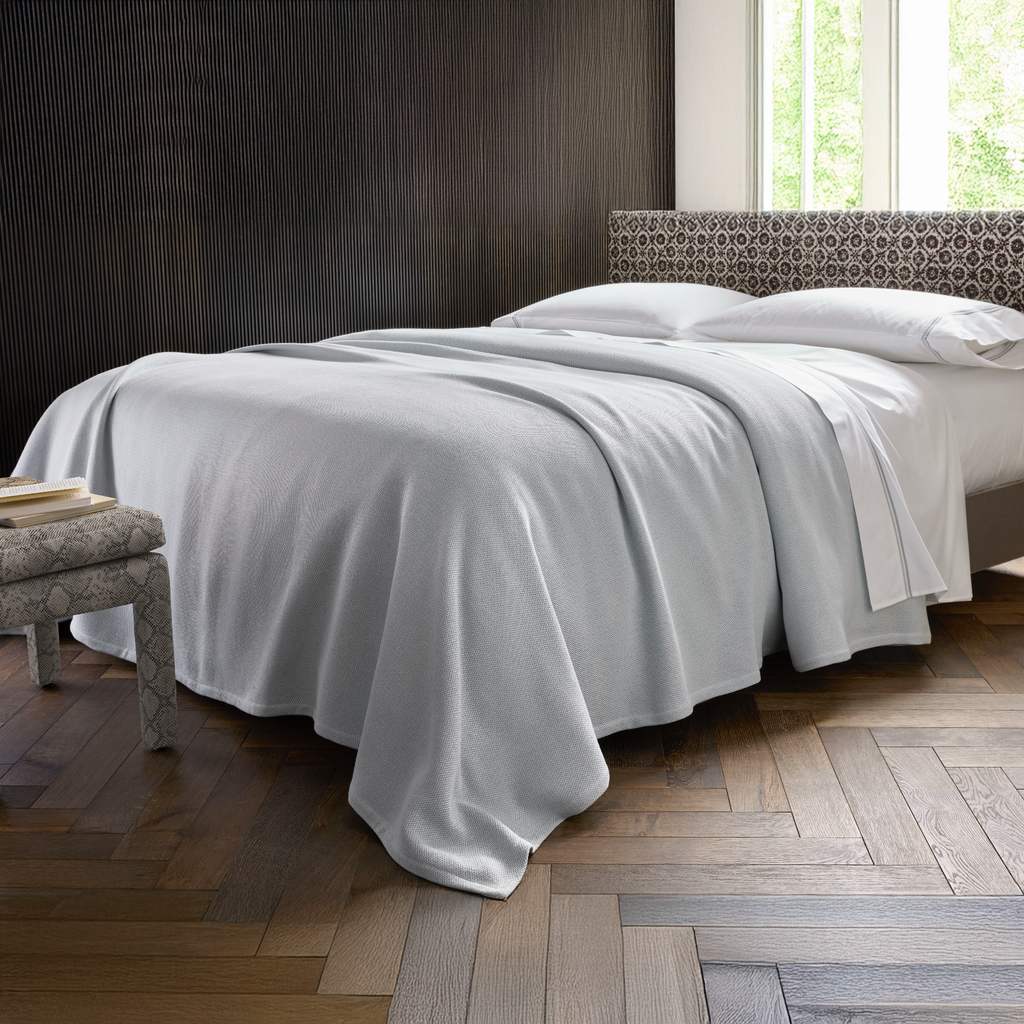 Matouk Costa Mesa Blanket - Silver