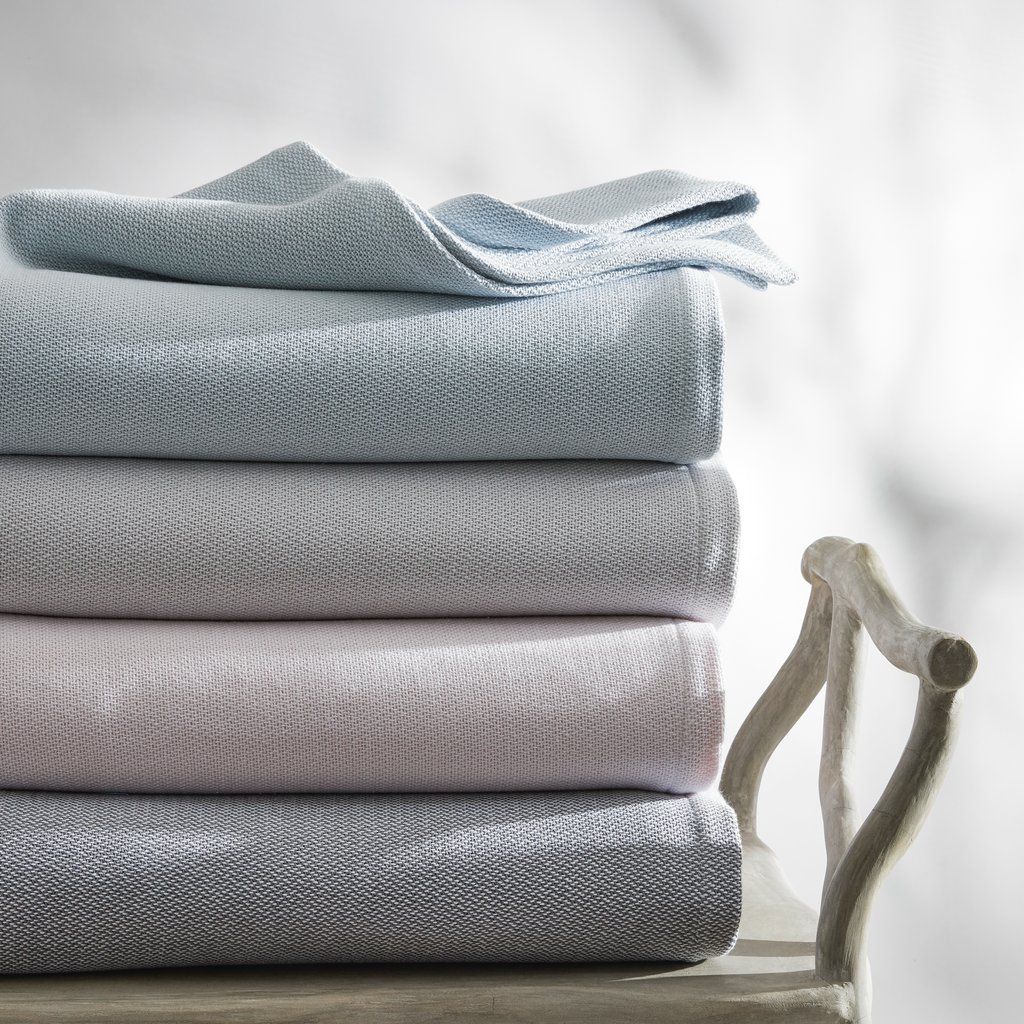 Matouk Costa Mesa Blanket - Silver