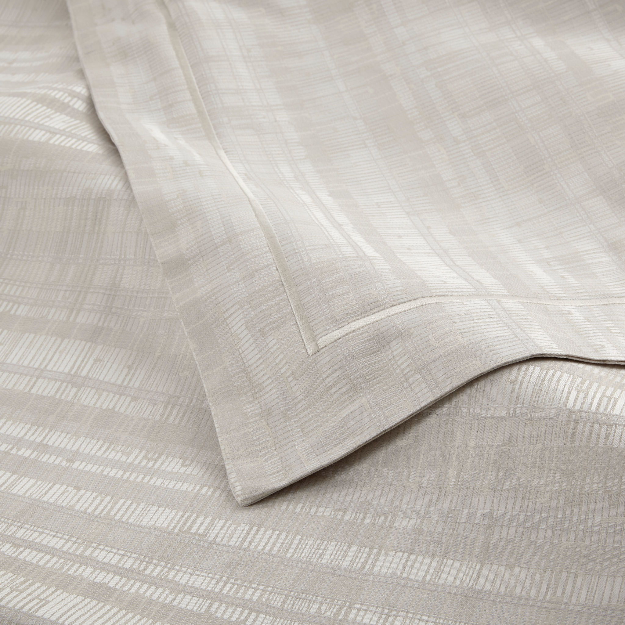 Peacock Alley Biagio Bedding - Pearl
