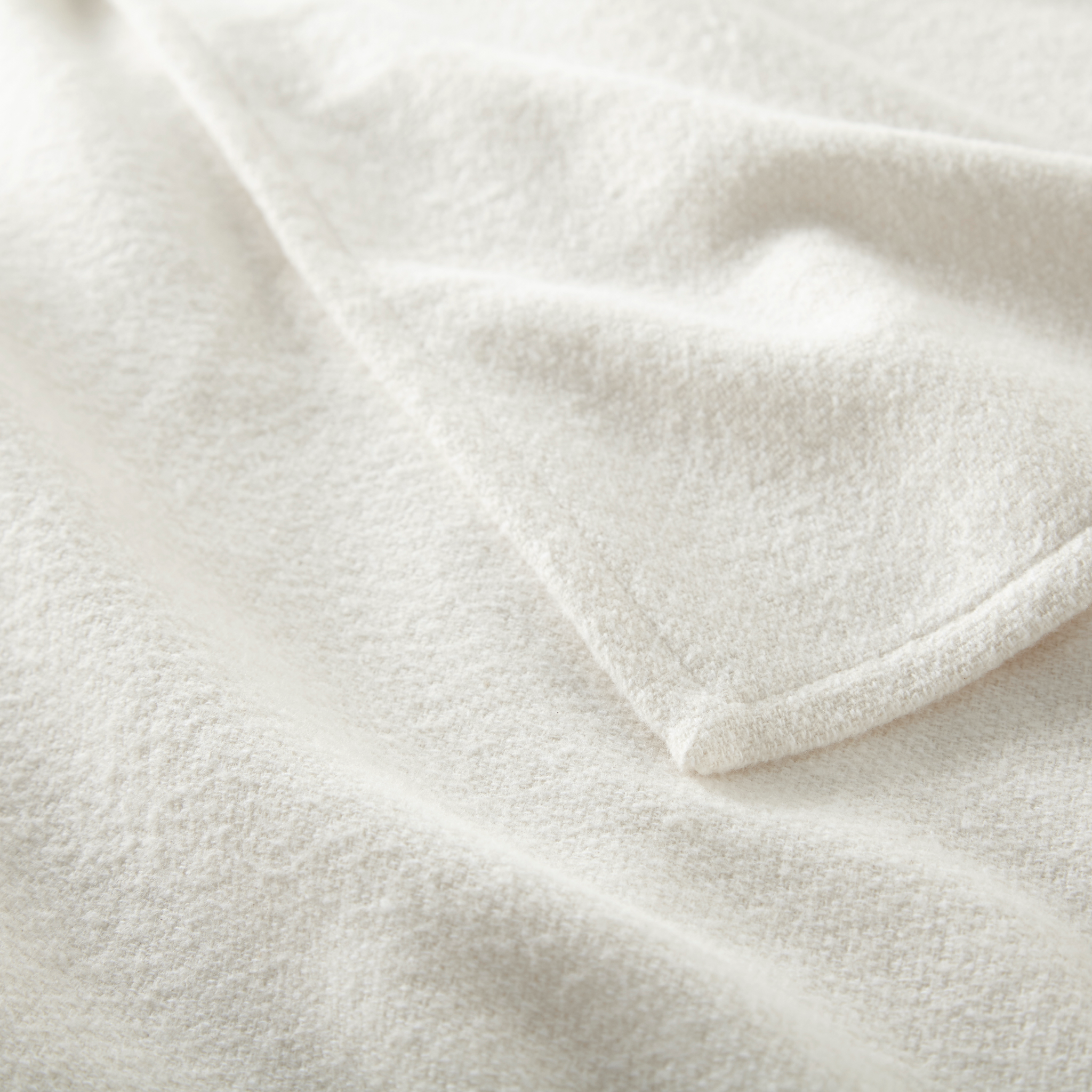 Peacock Alley Vineyard Throw - Pearl