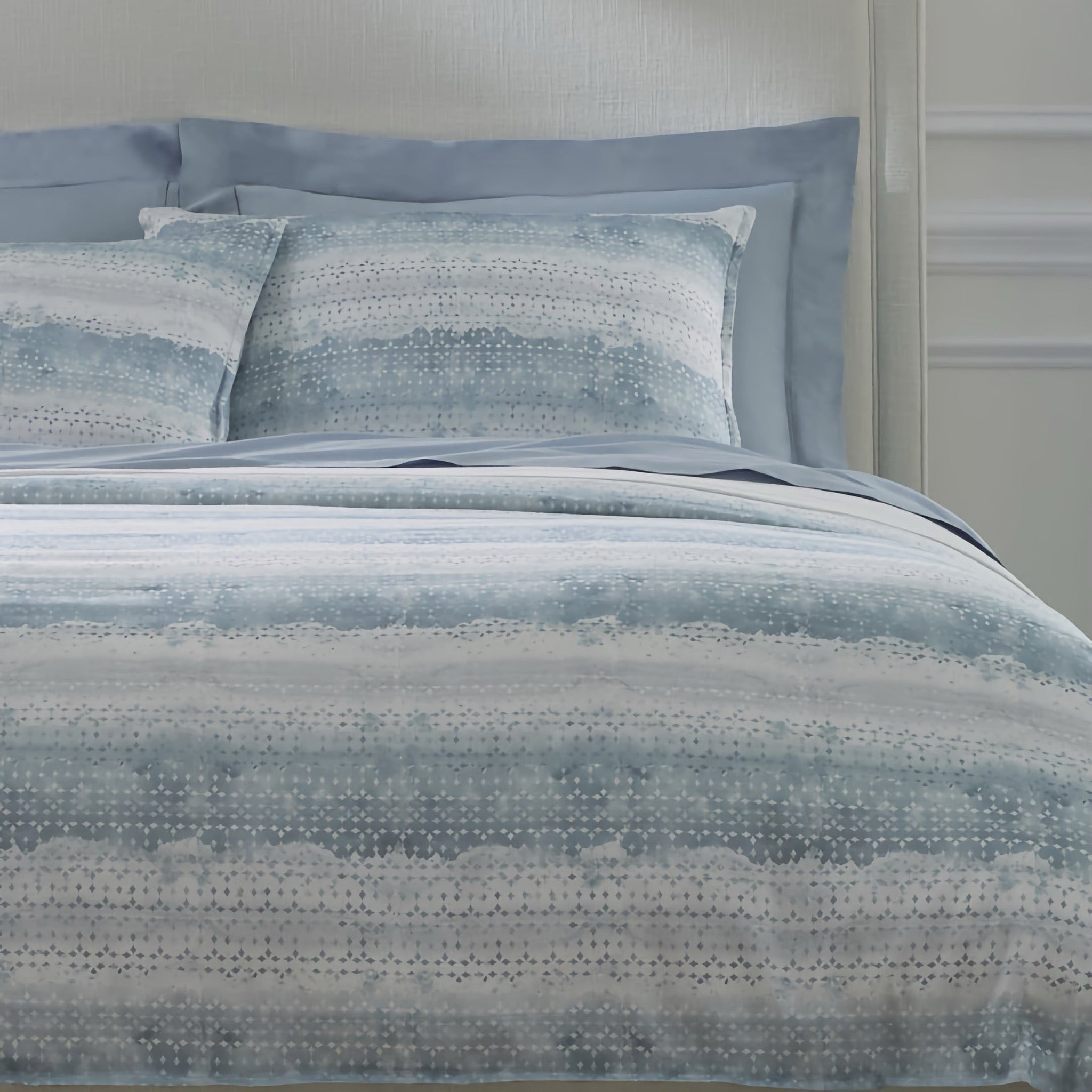 Sferra Brillanti Duvet Cover and Shams - Sky