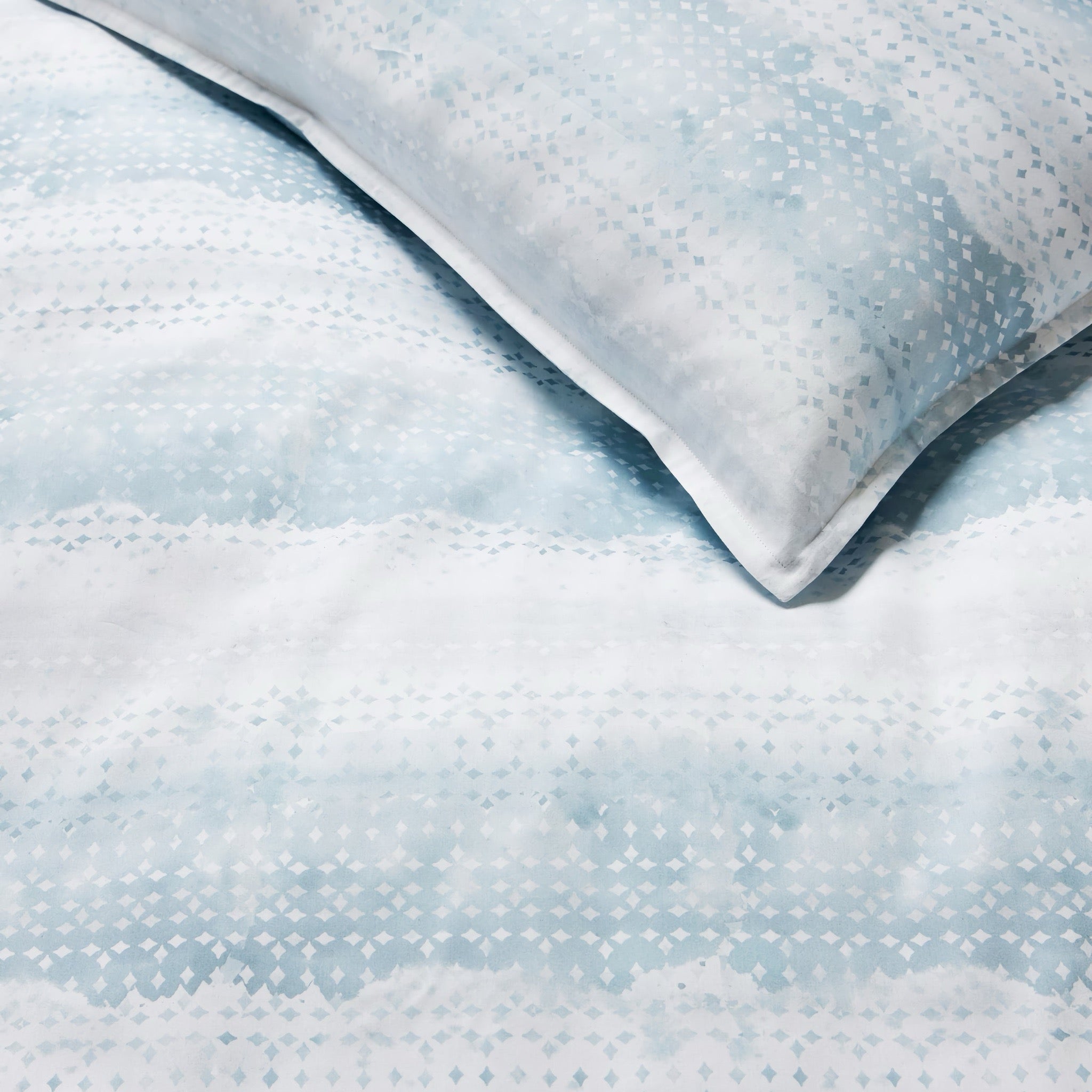 Sferra Brillanti Duvet Cover and Shams - Sky