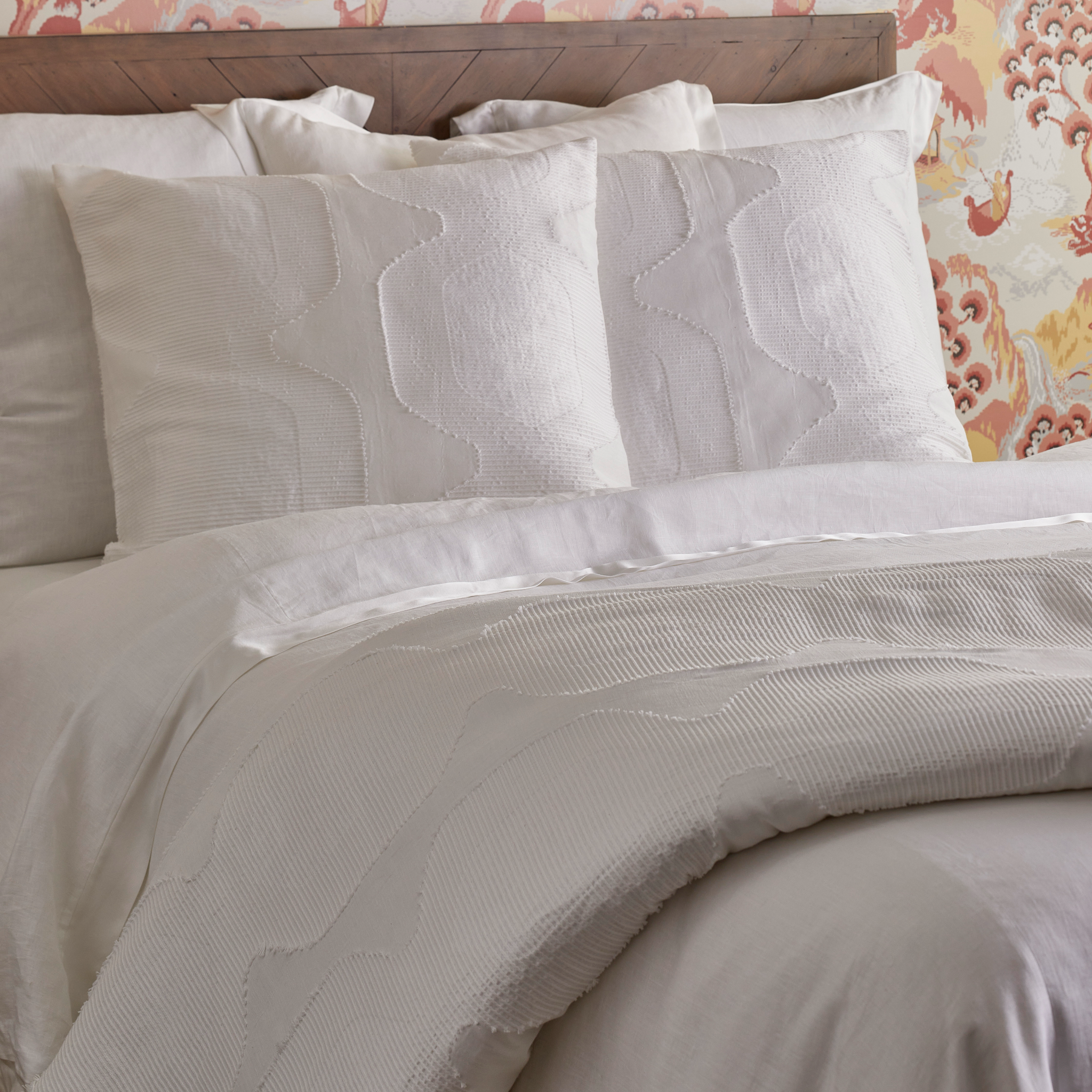 The Met x Ann Gish Lantern Bedding - White/White