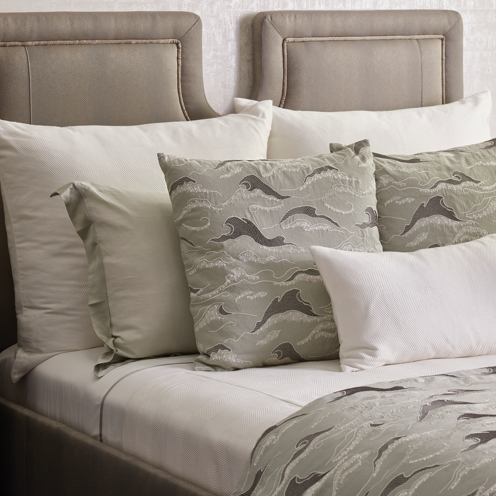 The Met x Ann Gish Lover's Kimono Duvet Cover and Sham - Frost