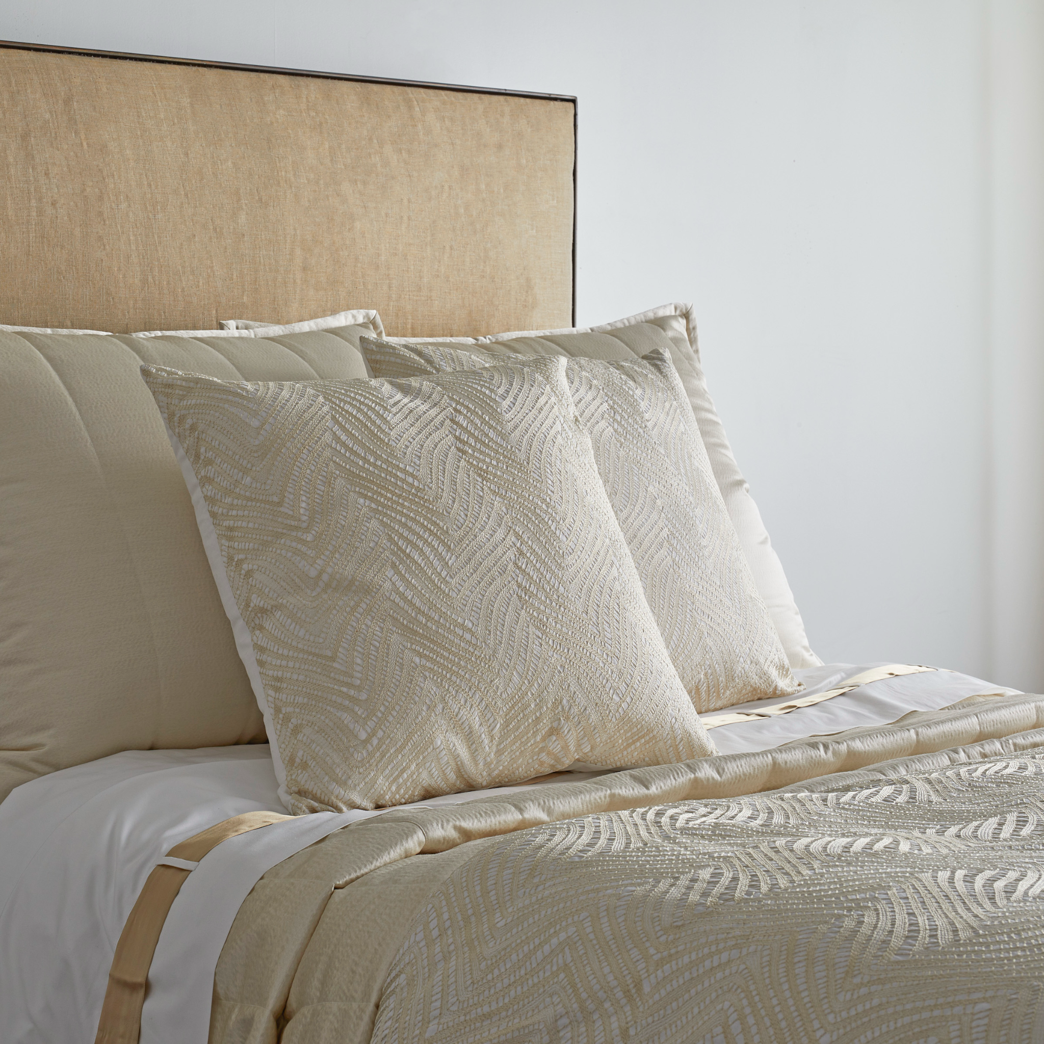 The Met x Ann Gish Retortoli Throw and Decorative Pillow - Champagne