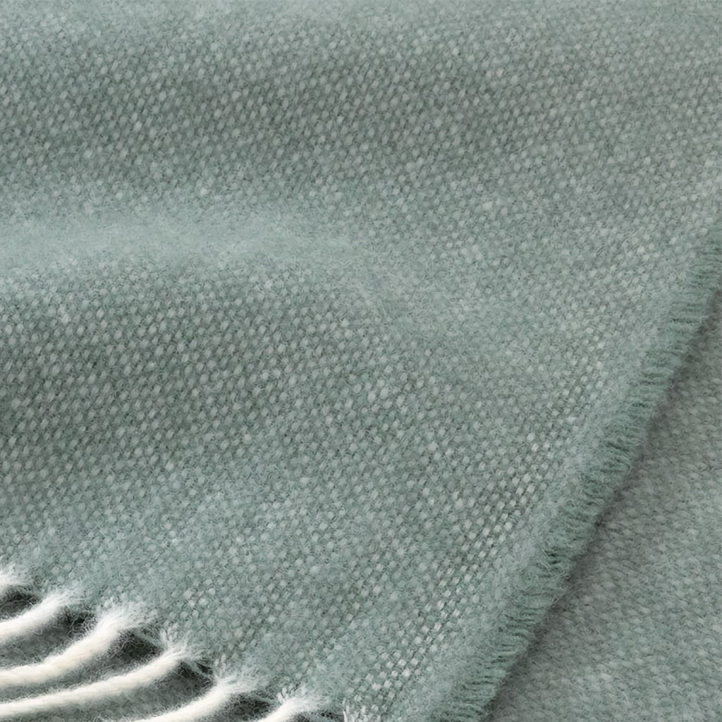 Yves Delorme Club Throw - Verones