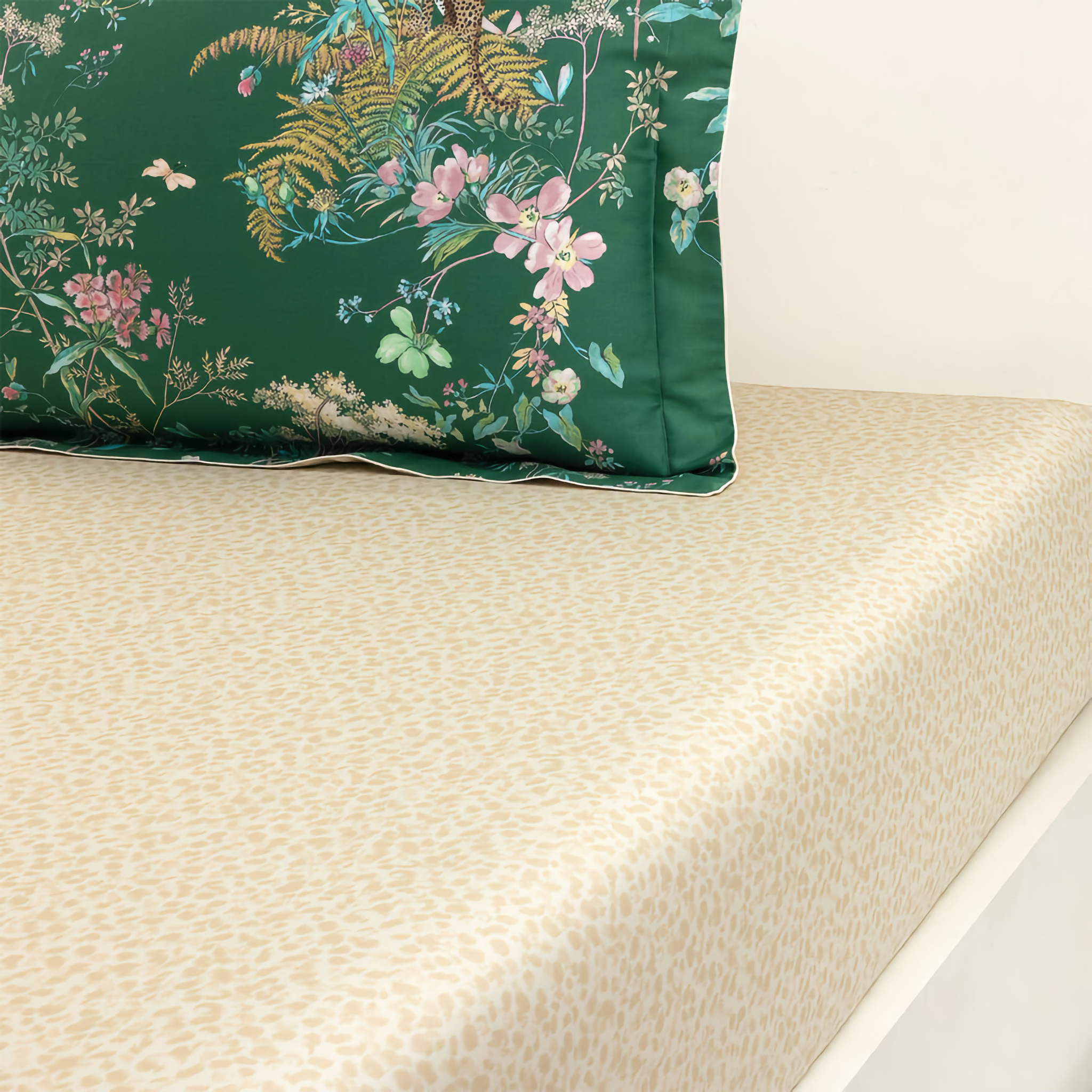 Yves Delorme Contes Bedding