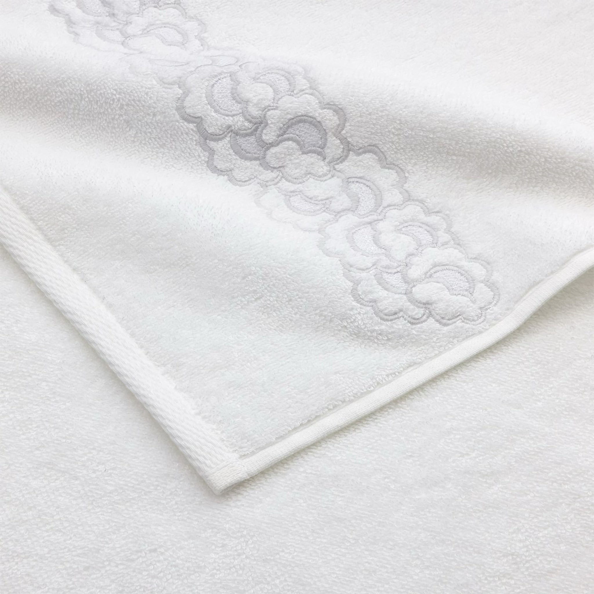 Yves Delorme Festons Bath Collection